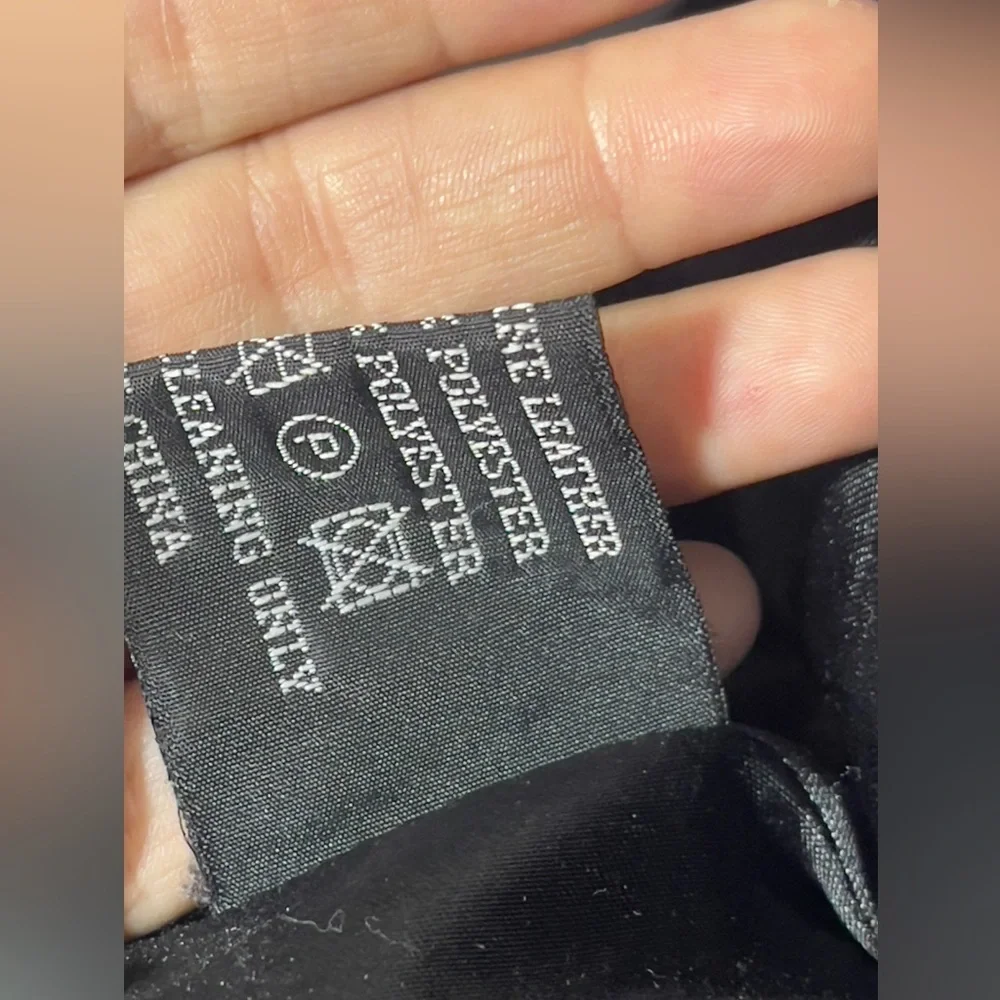 Vintage Elegant Black 💯 Leather Blazer for Women - Picture 11 of 11